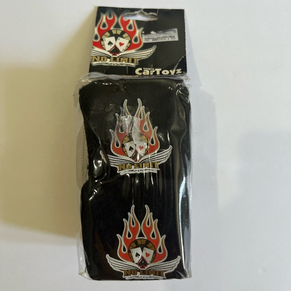 Black and red fuzzy car dice - Picture 1 of 2